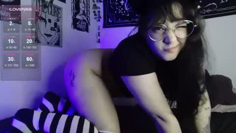 Snapshot of midnightkitten_ chatting on 07.13.26 Nana online show from 07.13.26