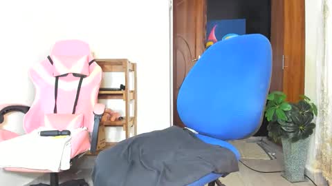 lydia follow me on ig at shortgirl 406 online show from 12.17.25