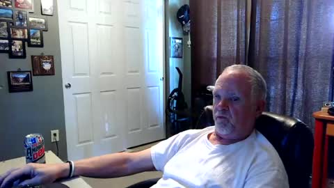 Snapshot of midwestdad09 chatting on 07.01.26 midwestdad09 online show from 07.01.26