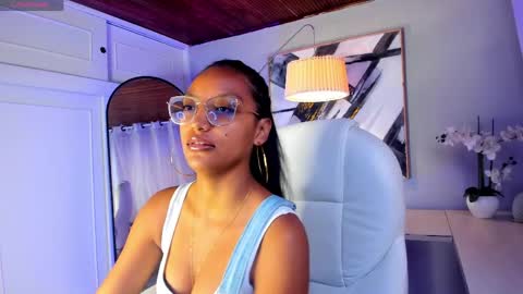 Snapshot of miel_ambar chatting on 04.17.26 miel_ambar online show from 04.17.26