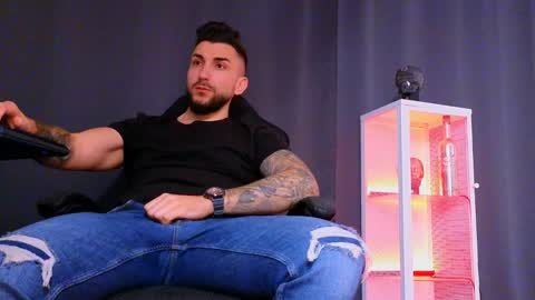 MightyAaron online show from 02.10.25