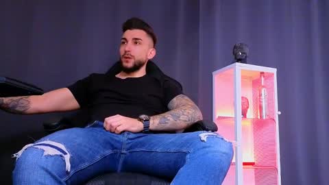 MightyAaron online show from 02.10.25