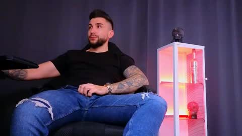 MightyAaron online show from 02.11.25