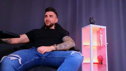 MightyAaron online show from 02.11.25