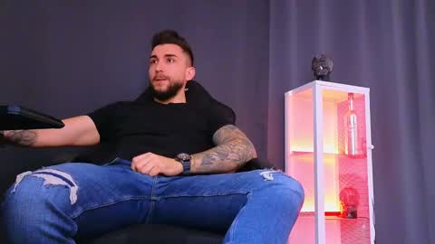 MightyAaron online show from 02.18.25