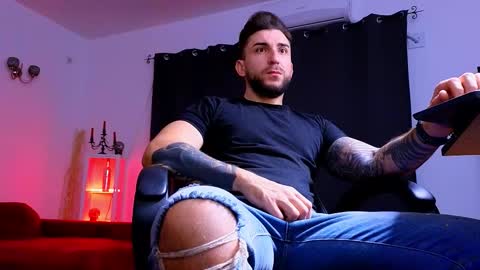 MightyAaron online show from 10.21.25