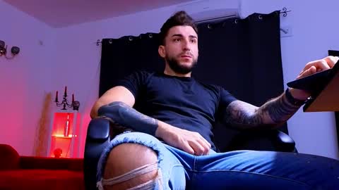 MightyAaron online show from 10.22.25