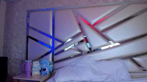 MIA 3 online show from 11.05.25