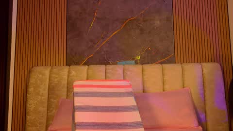 miia scoott  online show from 12.20.25