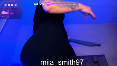 Snapshot of miia_smith97 chatting on 12.13.25 mia online show from 12.13.25