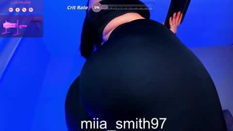 Snapshot of miia_smith97 chatting on 12.14.25 mia online show from 12.14.25
