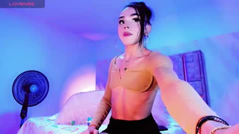 Snapshot of miia_sophia chatting on 12.15.25 online show from 12.15.25