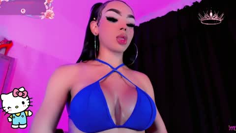Snapshot of miia_sophia chatting on 06.04.26 online show from 06.04.26