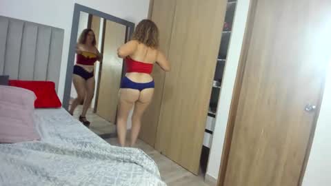 Mia Weed online show from 04.12.26