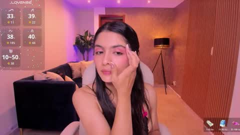 Mia online show from 10.22.25