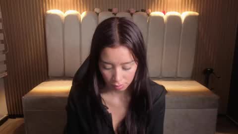 miiaa_evans1 online show from 04.18.26