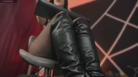 Snapshot of miiaa_stone chatting on 06.14.26 miiaa stone online show from 06.14.26