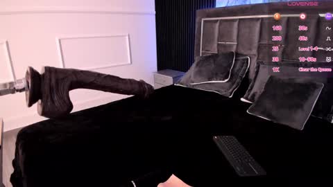 Mia Monroe online show from 01.20.25