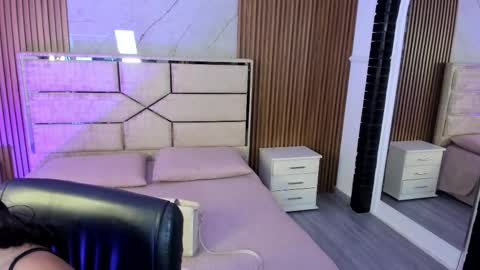 Mia Monroe online show from 11.29.25