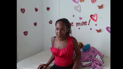 Snapshot of miiavelet chatting on 11.10.25 miiavelet online show from 11.10.25