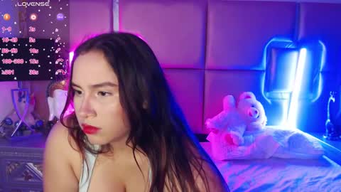 Snapshot of miileyrose chatting on 10.11.25 Milley Rose online show from 10.11.25