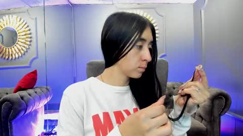 miilu  online show from 02.13.25