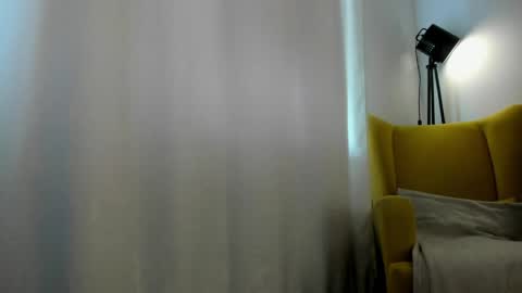 Snapshot of miissblonde chatting on 05.25.26 miissblonde online show from 05.25.26