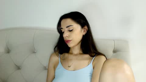 Mika online show from 11.22.25