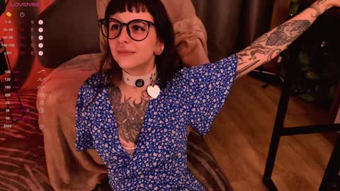 mika_moon_ online show from 12.08.24