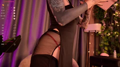 mika_moon_ online show from 12.13.24