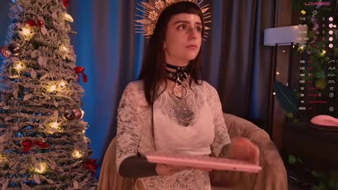 mika_moon_ online show from 12.21.24