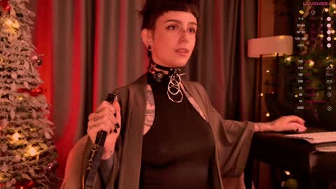 mika_moon_ online show from 12.29.24