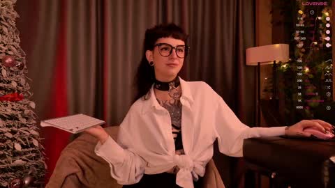 mika_moon_ online show from 12.30.24