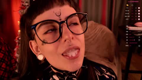 mika_moon_ online show from 01.02.25