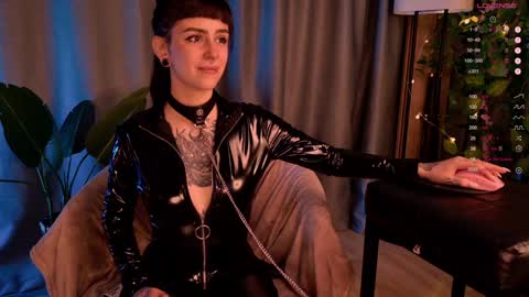 mika_moon_ online show from 01.07.25