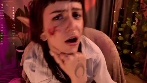 mika_moon_ online show from 01.17.25