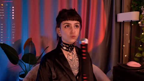 mika_moon_ online show from 01.18.25