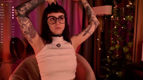 mika_moon_ online show from 01.21.25