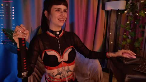 mika_moon_ online show from 01.27.25