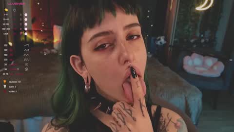 mika_moon_ online show from 03.08.25