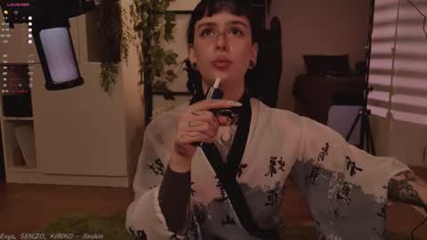 mika_moon_ online show from 09.19.25