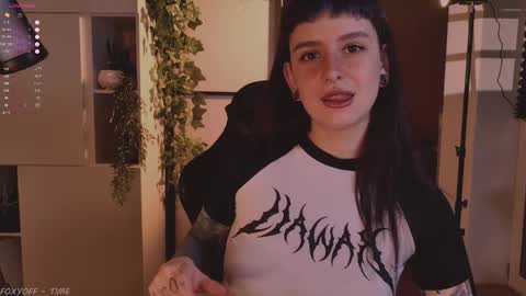 mika_moon_ online show from 09.24.25