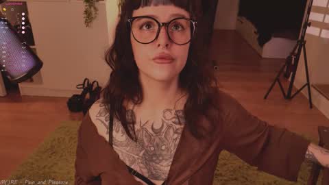 mika_moon_ online show from 09.27.25