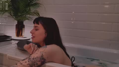 mika_moon_ online show from 12.03.25