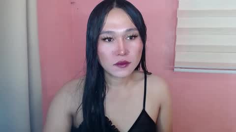 Snapshot of mika_oka chatting on 02.12.25 Hi im Avah online show from 02.12.25