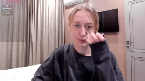 Mika online show from 12.13.25