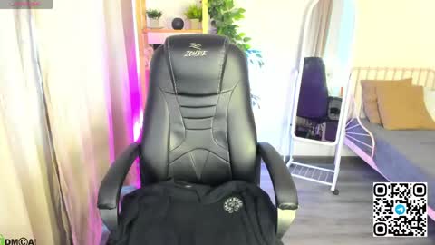 Mika online show from 04.18.26