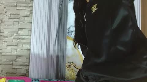 Snapshot of mikaela303av chatting on 11.17.25 mikaela303av online show from 11.17.25