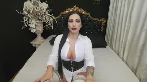 Mikaela online show from 02.12.25