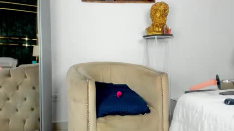 Mikaela blondie bigass online show from 11.11.25